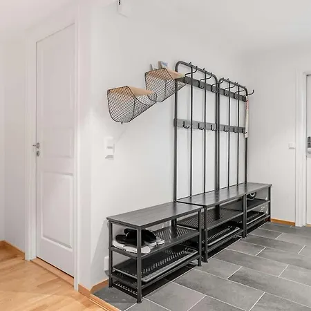 Ski-in Out Apt, Private Sauna, Sleeps 9 Апартаменты Трисиль