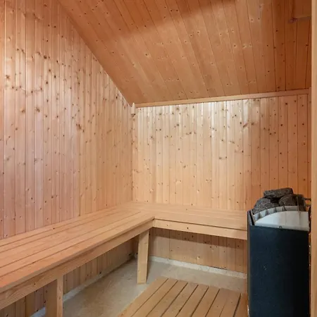 Ski-in Out Apt, Private Sauna, Sleeps 9 Апартаменты Трисиль